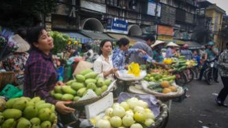 Street vendors, Hanoi